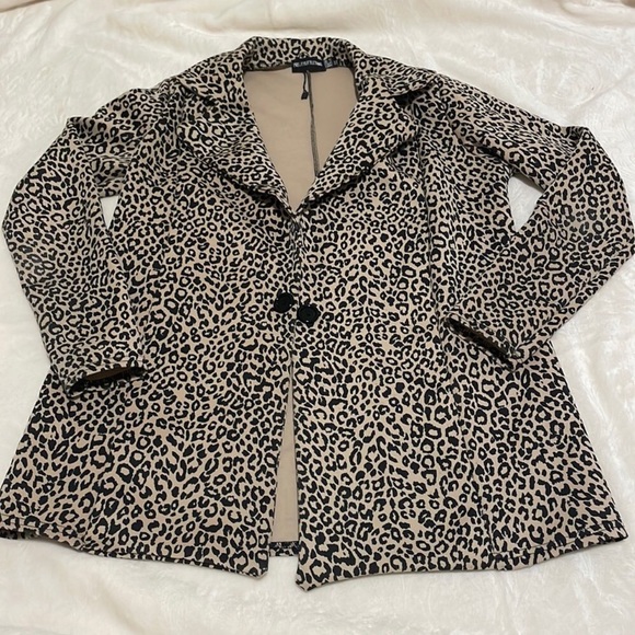 PrettyLittleThing Jackets & Blazers - PLT cheetah blazer